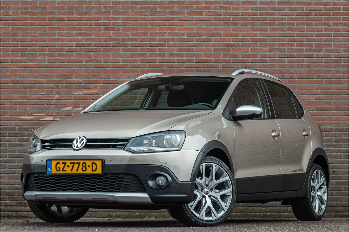 Volkswagen Polo - 1.2 TSI DSG Cross, 1e eigenaar, 97.000km NAP, Navigatie, PDC, Trekhaak, Bluetooth, Climate - AutoWereld.nl