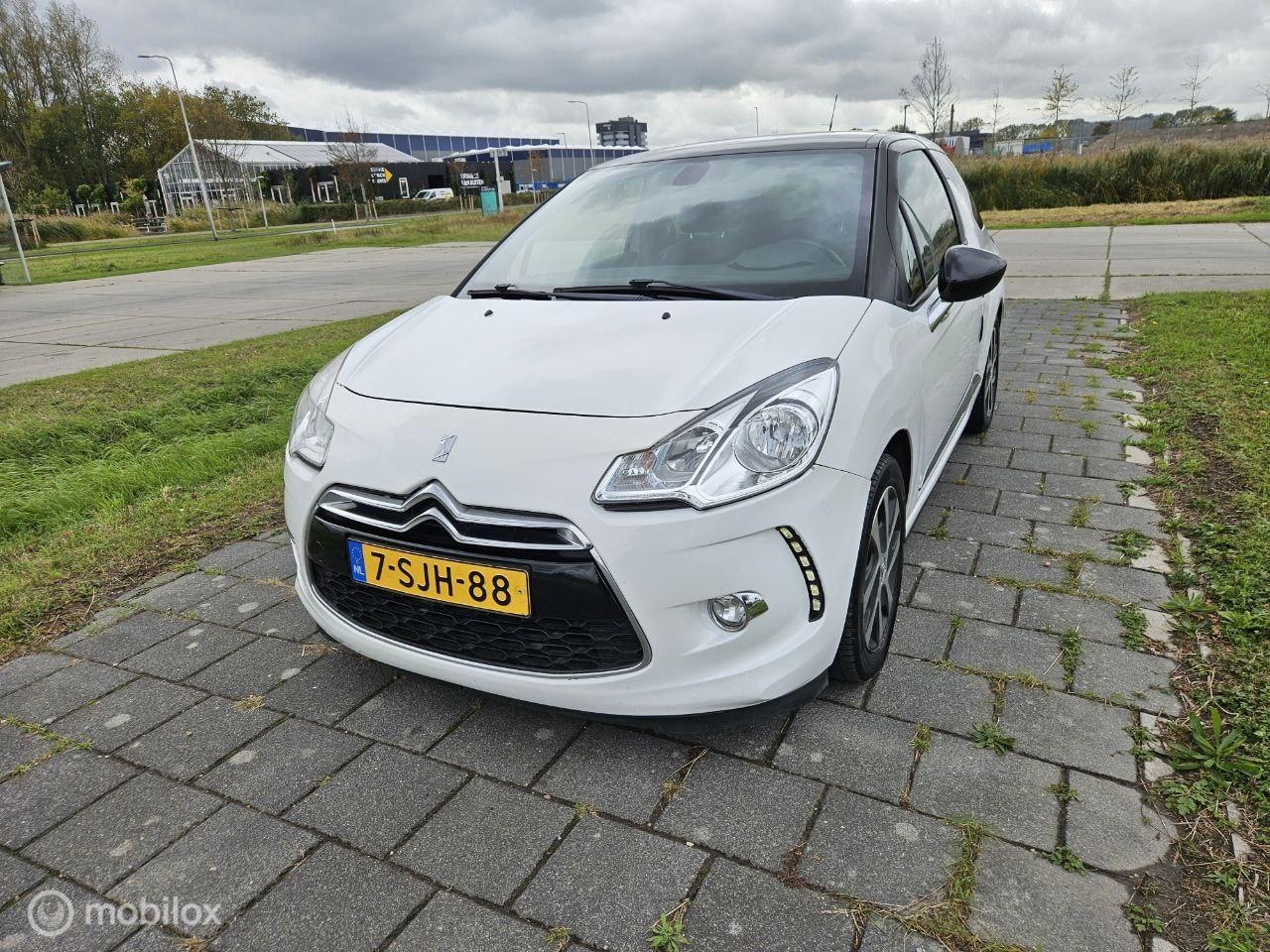 Citroën DS3 - 1.2 VTi Business 1.2 VTi Business - AutoWereld.nl
