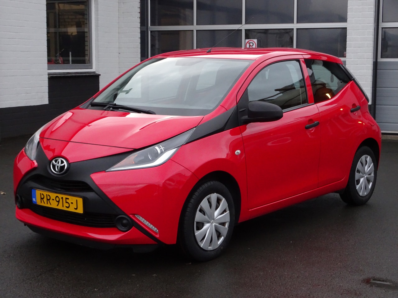 Toyota Aygo - 1.0 VVT-i x-fun Airco, elektrische ramen, centrale vergrendeling, enz. - AutoWereld.nl