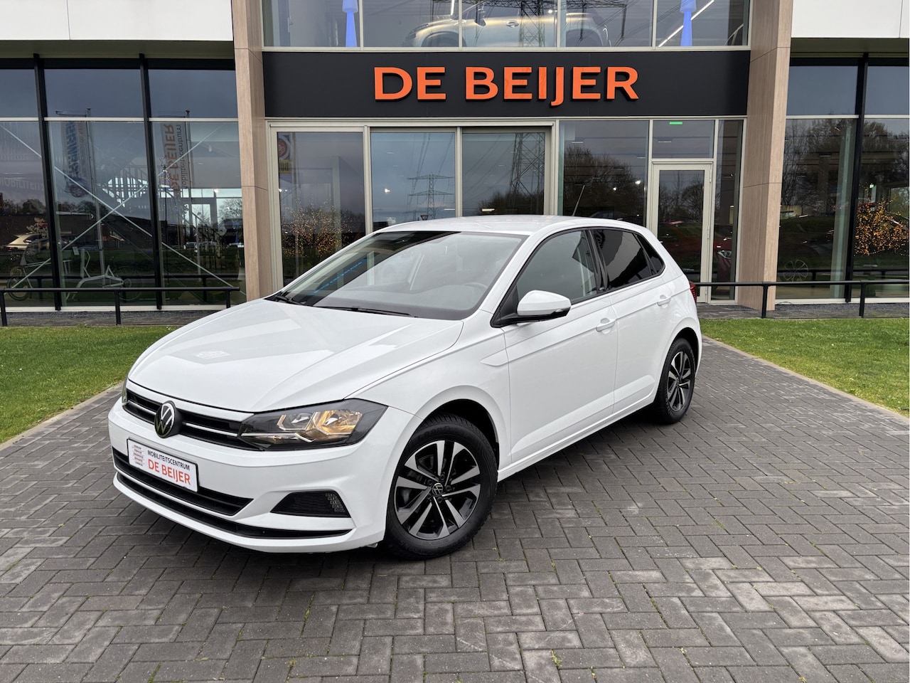 Volkswagen Polo - 1.0 TSI 95 pk Comfortline Navi I Carplay I All season banden - AutoWereld.nl