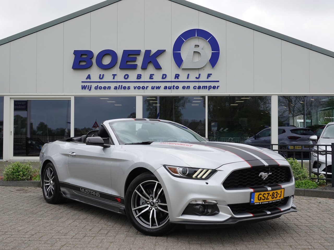 Ford Mustang Convertible - 2.3 EcoBoost 310PK AUTOM. | VOL LEER | KEYLESS | CAMERA | CRUISE - AutoWereld.nl