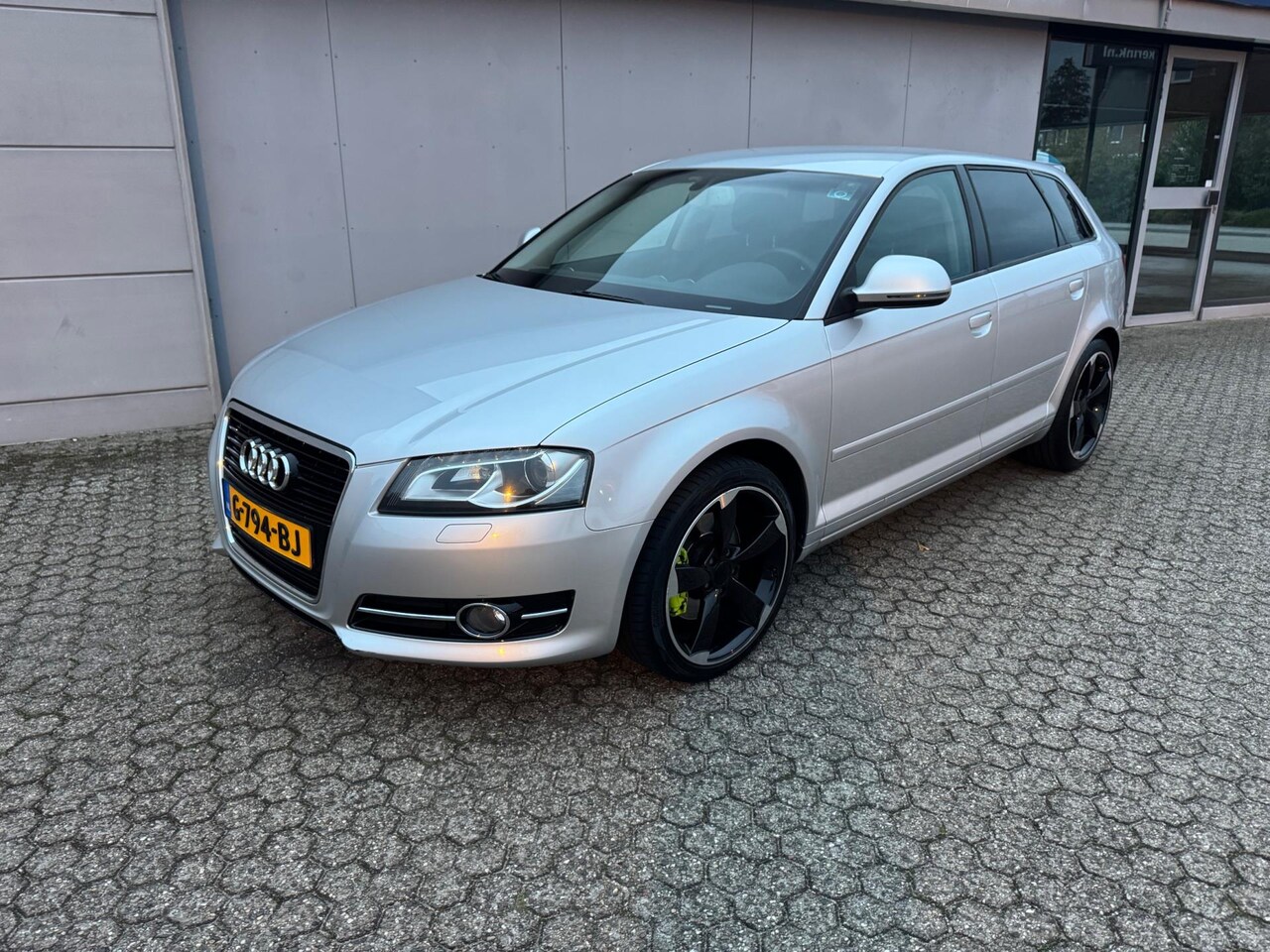 Audi A3 Sportback - 2.0 TFSI Attraction 2.0 TFSI Attraction - AutoWereld.nl