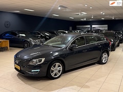 Volvo V60 - 2.4 D6 Twin Engine R-Design|Schuifdak|Xenon|Memory|Leder