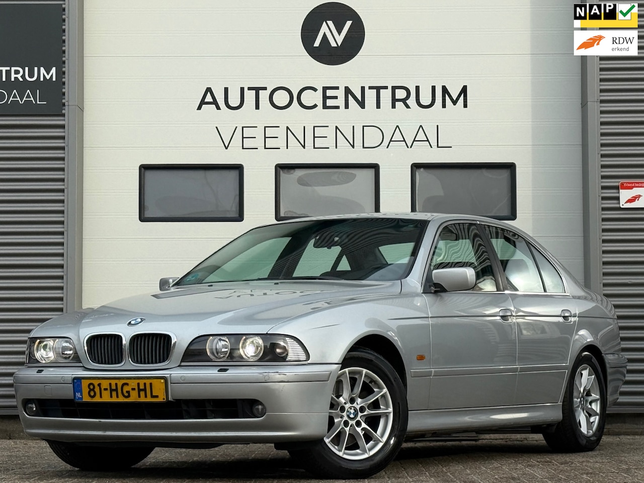 BMW 5-serie - 530i Executive AUT 231 PK XENON/LEDER/TREKHAAK/BLUETOOTH - AutoWereld.nl