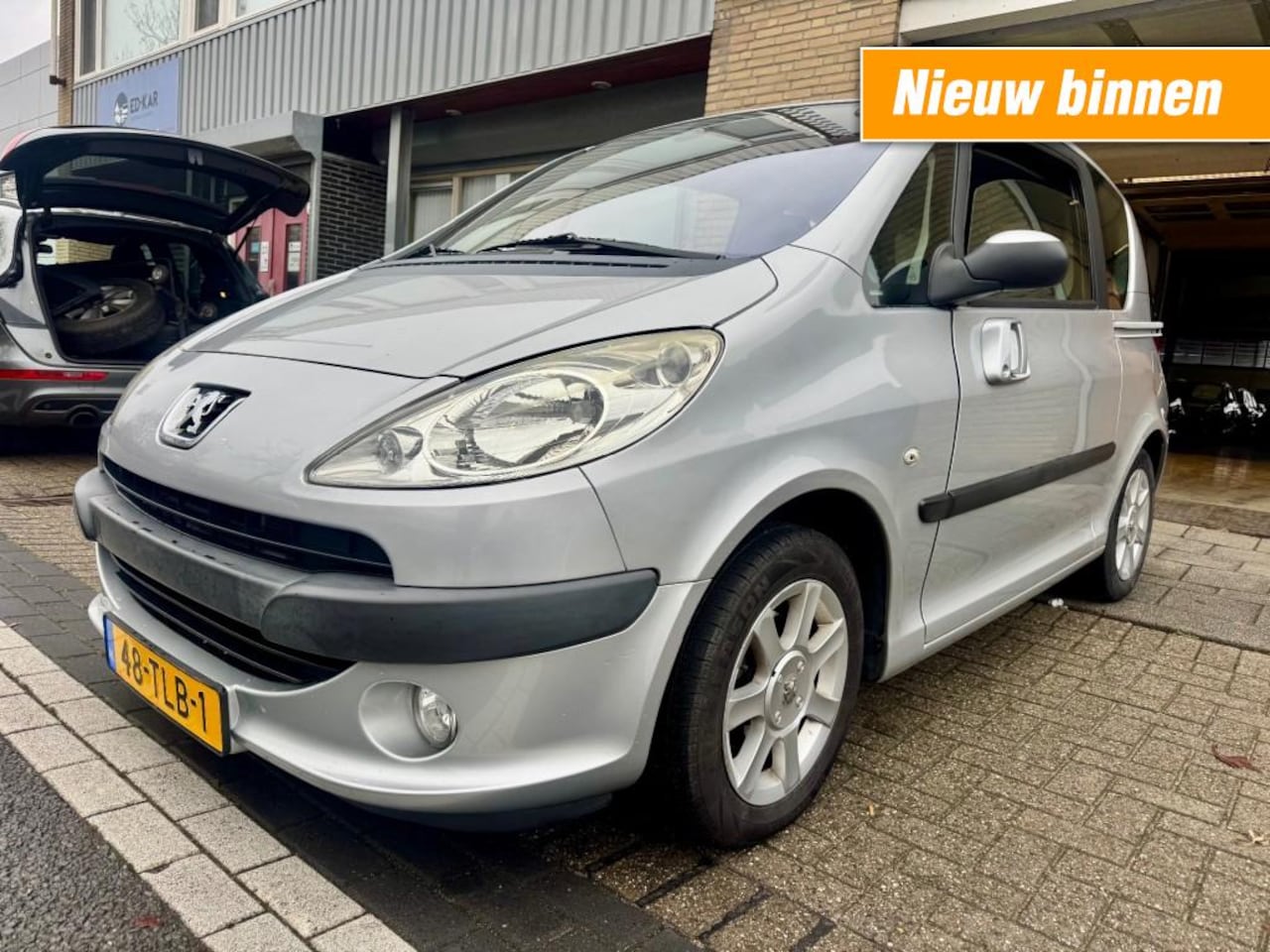 Peugeot 1007 - 1.4 Gentry AIRCO TREKHAAL NETTE AUTO RIJDT GOED APK - AutoWereld.nl