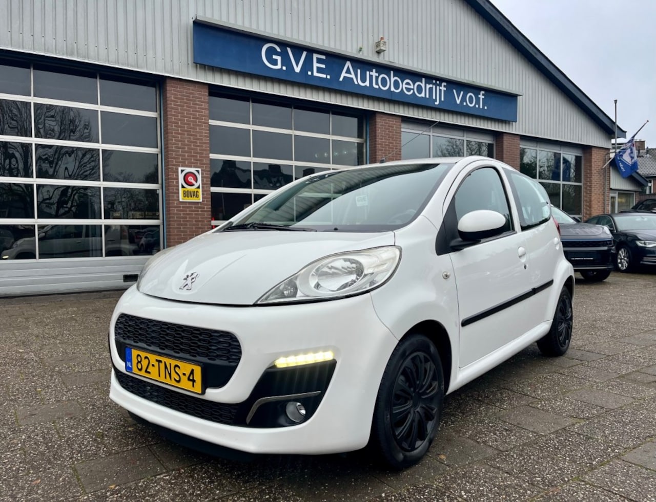 Peugeot 107 - 1.0 ACTIVE NAP LOGISCH - AutoWereld.nl