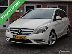 Mercedes-Benz B-klasse - 180 Sport Ambition|Wegklapbare trekhaak|Stoelverwarming|Parkeersensoren
