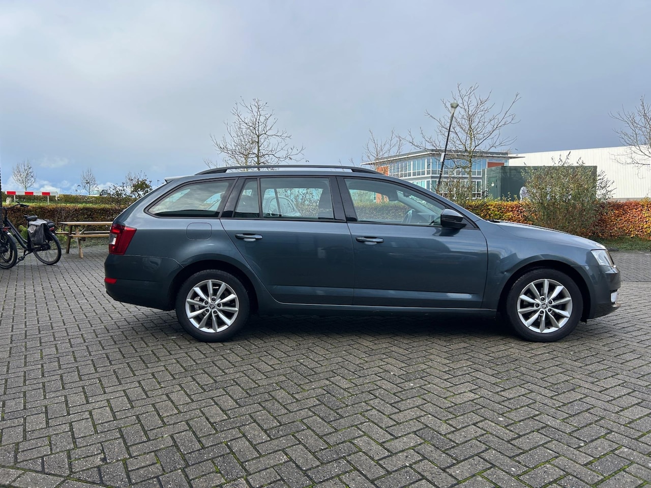 Skoda Octavia - 1.6 TDI DSG Ambition Businessline Euro 6 - AutoWereld.nl