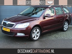Skoda Octavia Combi - 1.8 TSI Elegance AUTOMAAT Climate control, Cruise, Navigatie, Bluetooth, Trekhaak