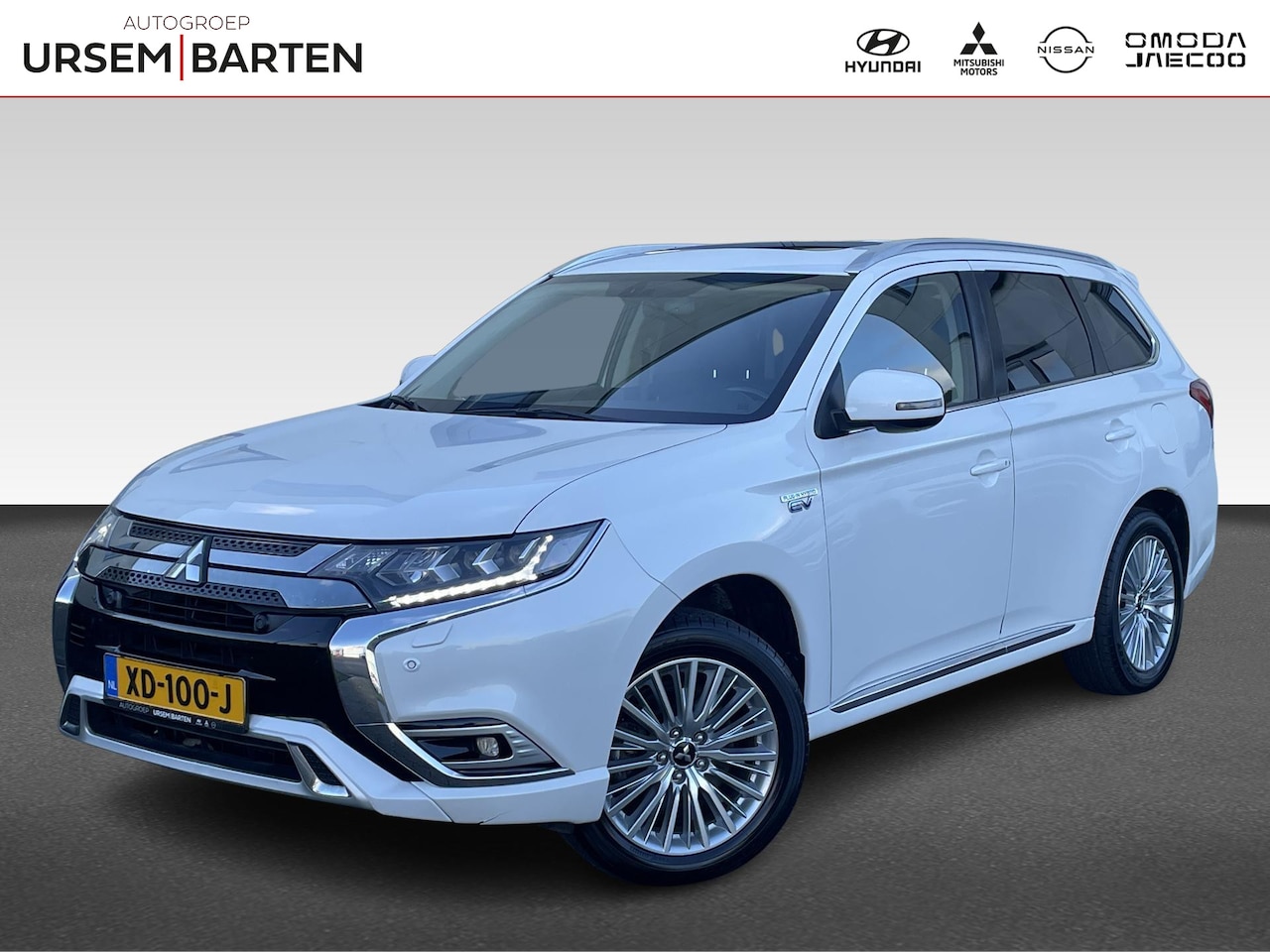 Mitsubishi Outlander - 2.4 PHEV Intense+ | Trekhaak - AutoWereld.nl