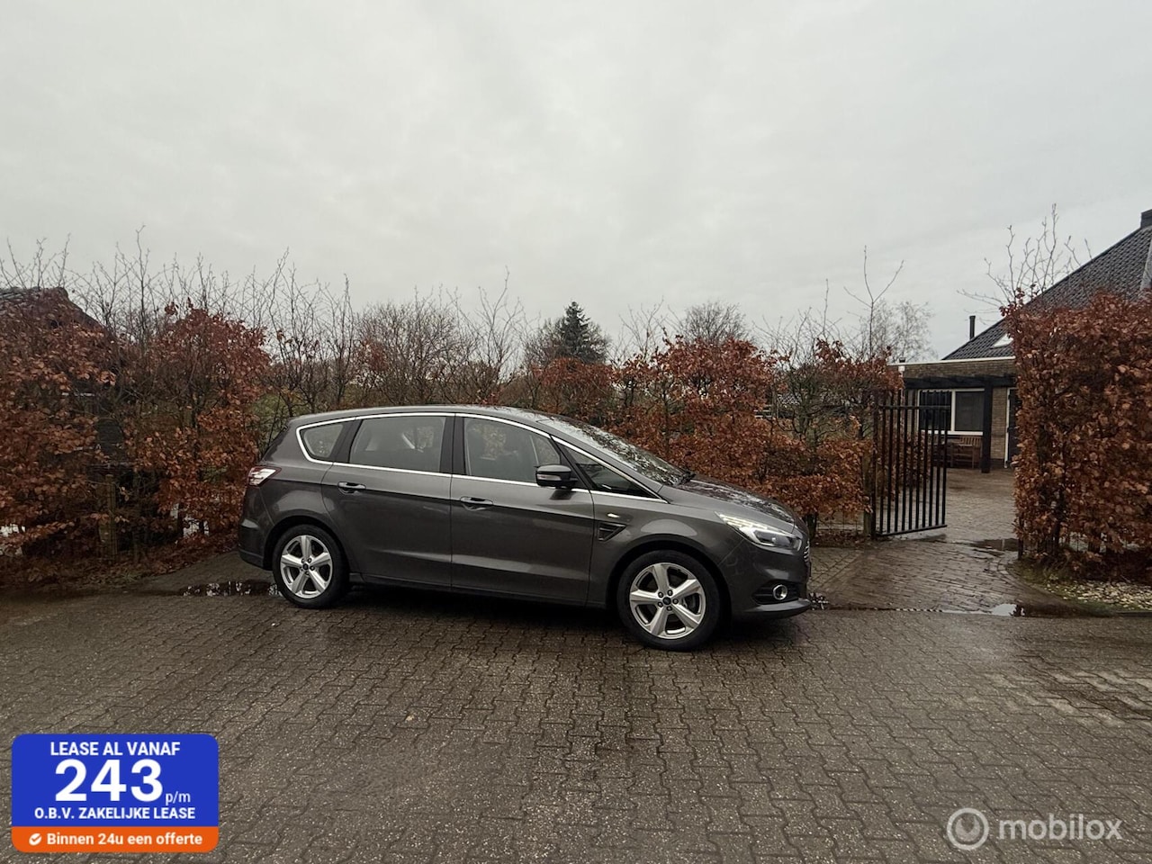 Ford S-Max - 1.5 Titanium Led / Panoramadak / Navigatie 2e eigenaar - AutoWereld.nl