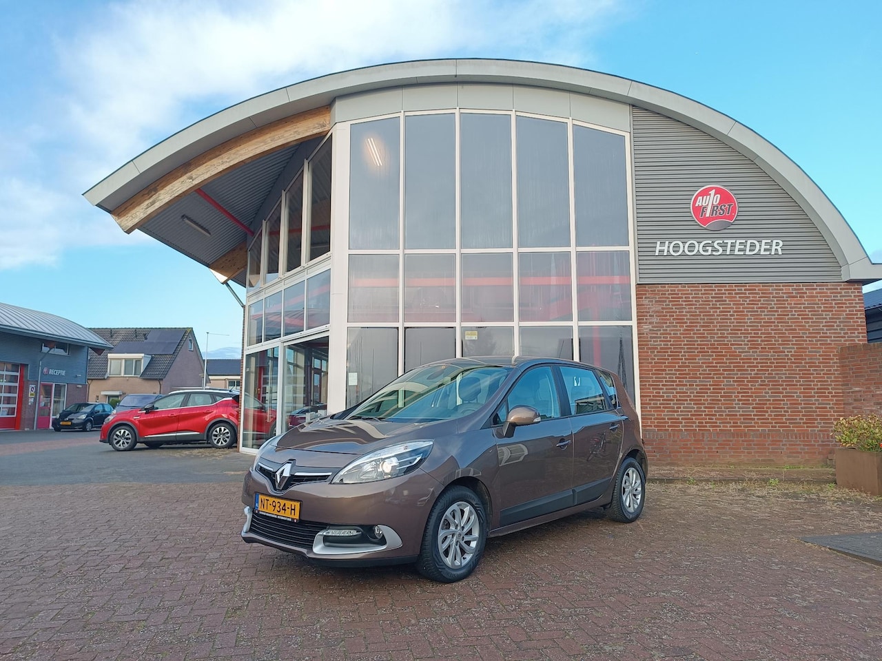 Renault Scénic - 1.2 TCe Limited 1.2 TCe Limited, trekhaak, cruise, stoelverw. - AutoWereld.nl