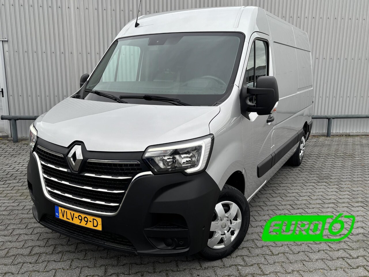 Renault Master - 2.3 dCi L2H2*A/C*CRUISE*NAVI*HAAK*CAM*INRICHTING* - AutoWereld.nl