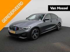 BMW 3-serie - 330e High Executive M-Pakket | Automaat | Lederen Bekleding | Apple Carplay/Android Auto |