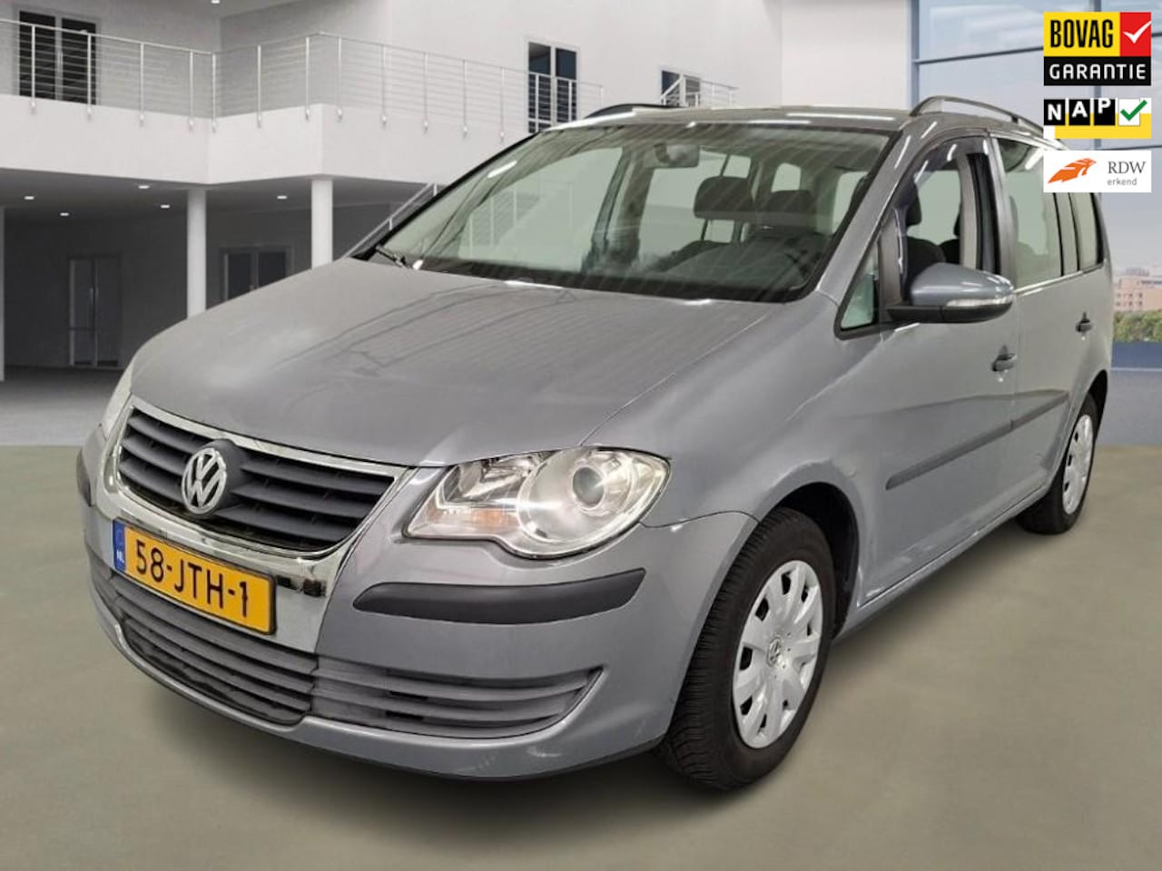 Volkswagen Touran - 1.6 Trendline 1e Eig. 77.000 km +NAP NL-auto - AutoWereld.nl