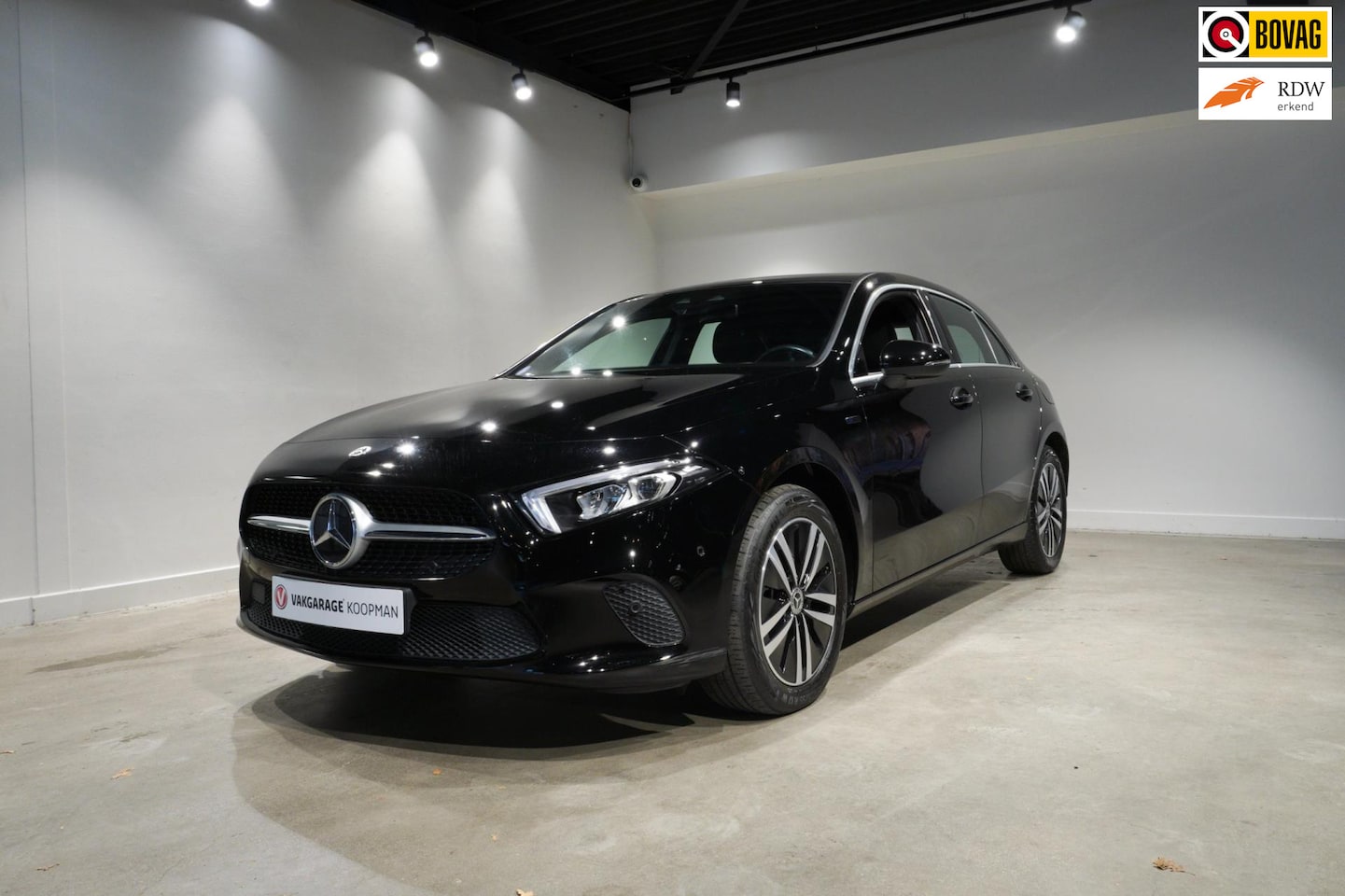 Mercedes-Benz A-klasse - 250 e Business Solution Luxury Stoelverwarming|Carplay|Ambiance - AutoWereld.nl