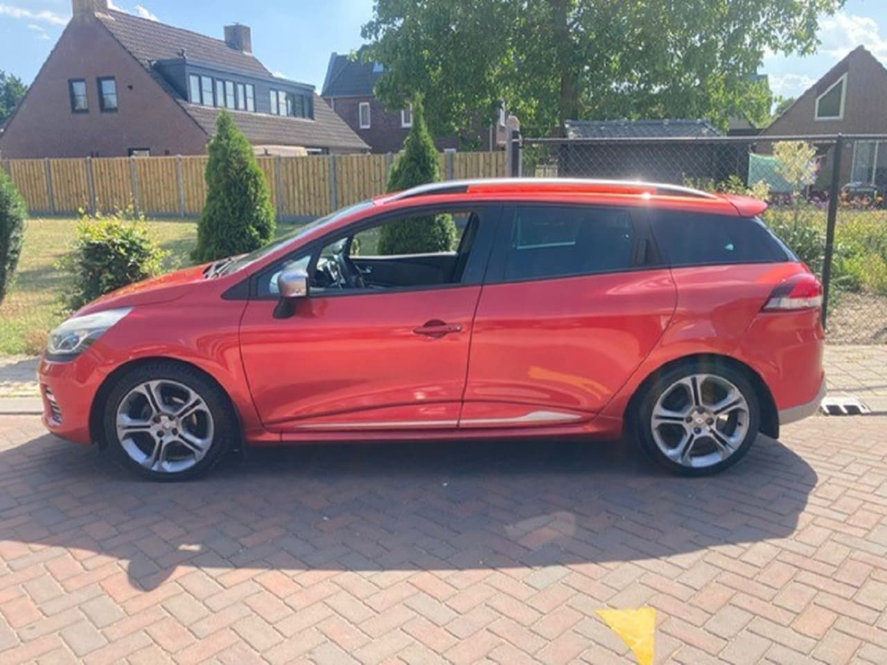 Renault Clio Estate - 1.2 GT Vaste prijs, bellen voor afspraak - AutoWereld.nl