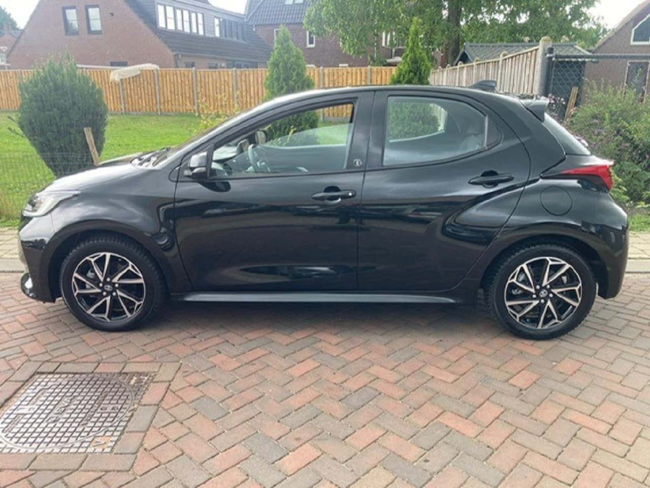 Toyota Yaris - 1.5 Hybrid Dynamic Zeer nette auto, bellen voor afspraak! - AutoWereld.nl