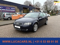 Audi A3 - 1.6 FSI Ambition NIEUWE APK 2X SLEUTEL + BOEKJES