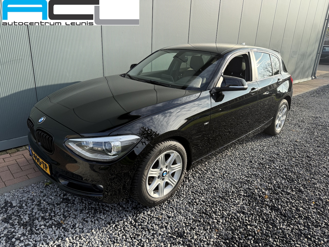 BMW 1-serie - 116i 136pk Upgrade Edition Sportline 5-drs - AutoWereld.nl