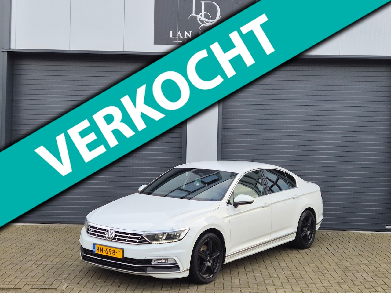 Volkswagen Passat - 1.4 TSI Highline Business R-Line / AUT / ACTIE / Carplay - AutoWereld.nl