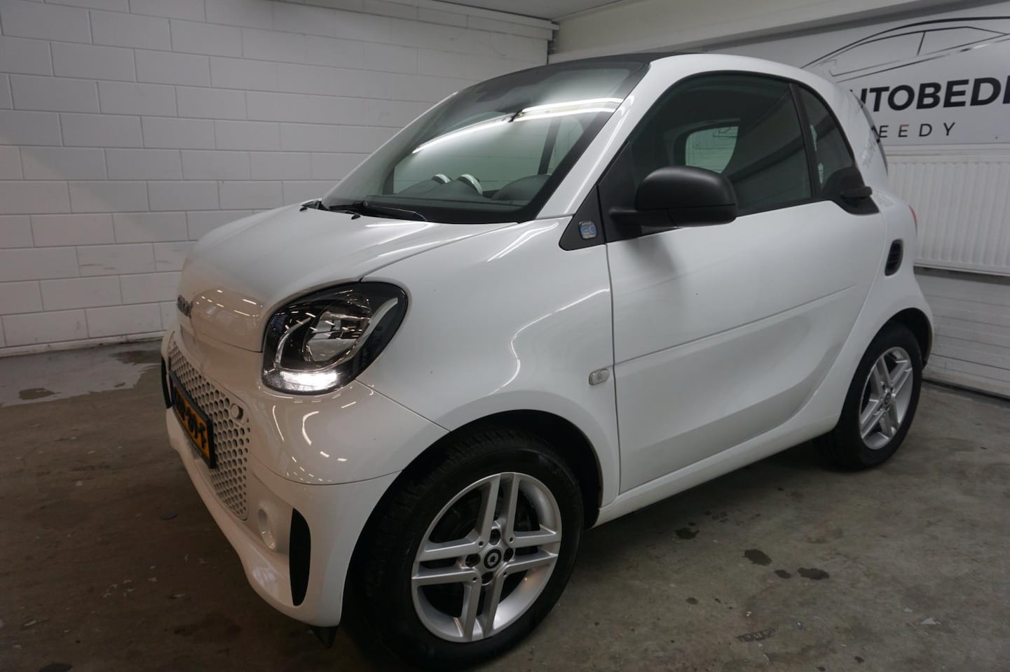 Smart Fortwo - EQ Comfort PLUS 18 kWh / AIRCO /€5743 EX BTW /STOEL VERWARMING - AutoWereld.nl