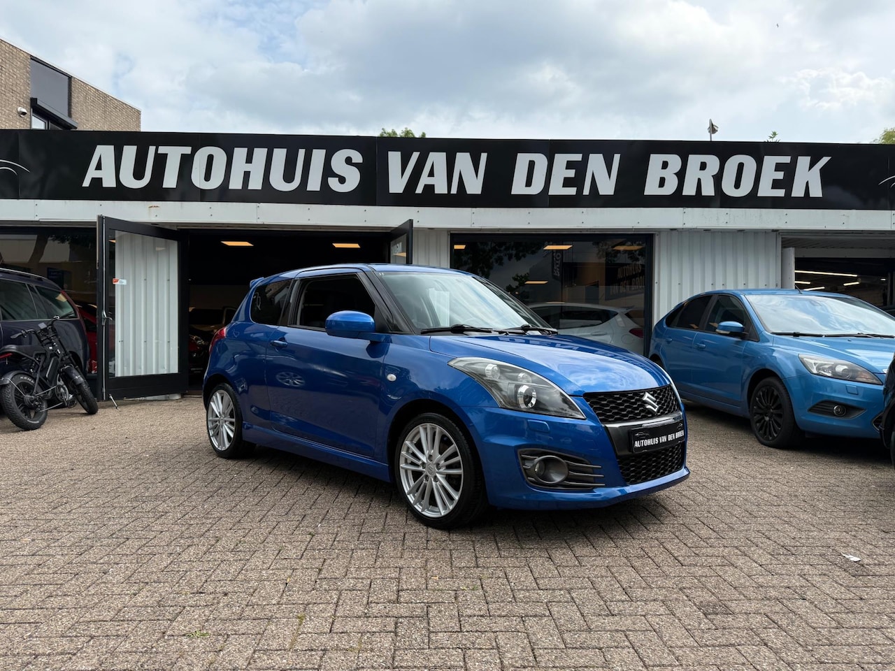 Suzuki Swift - 1.6 Sport 136Pk|Xenon|Cruise|Clima|Stoelverw|Keyless|Lmv|Elek Pakket|Nw Apk - AutoWereld.nl