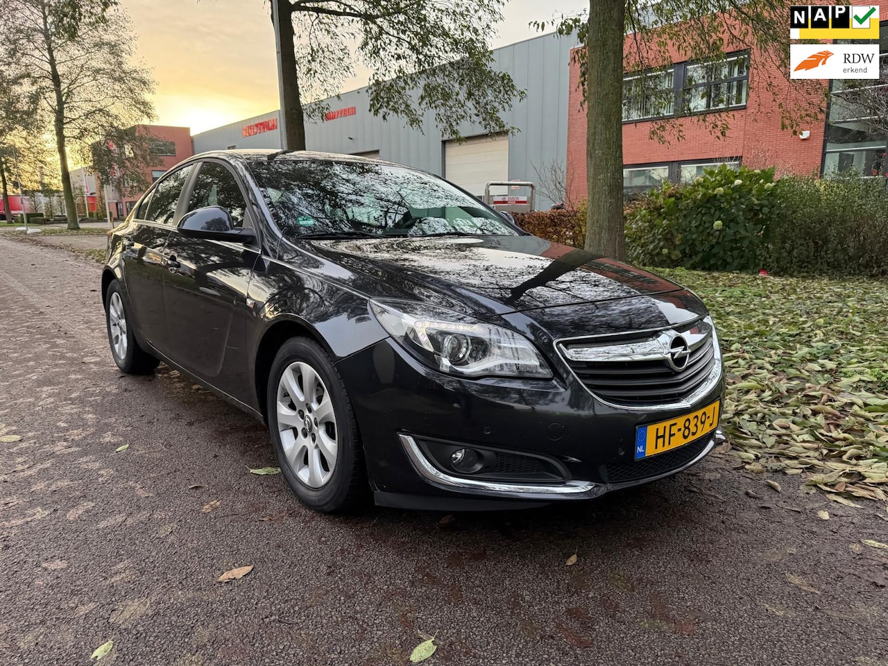 Opel Insignia - 1.6 CDTI EcoFLEX Business+leer apk 1e eigenaar - AutoWereld.nl