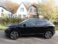 Nissan Qashqai - 1.2 Premier Ed. Clima Leder Navi Panorama Trekhaak 1200kg