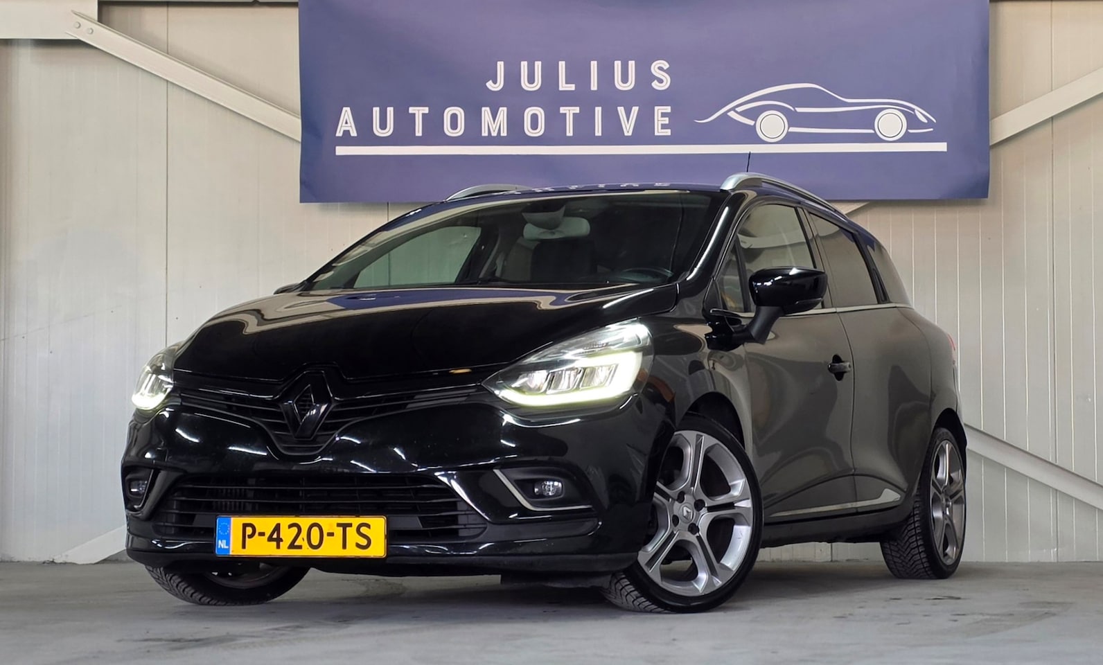 Renault Clio Estate - 1.2 GT Leer LED Trekhaak Navigatie Keyles Nieuwe APK! - AutoWereld.nl