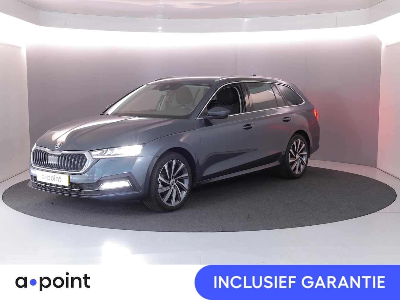 Skoda Octavia Combi - 1.0 e-TSI Business Edition Plus 110 pk Automaat (DSG) | Navigatie | Parkeersensoren | Acht - AutoWereld.nl