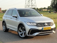 Volkswagen Tiguan - 2.0 TDI R-Line DSG Full Option ECC I LED I PANO I AFN TREKHAAK