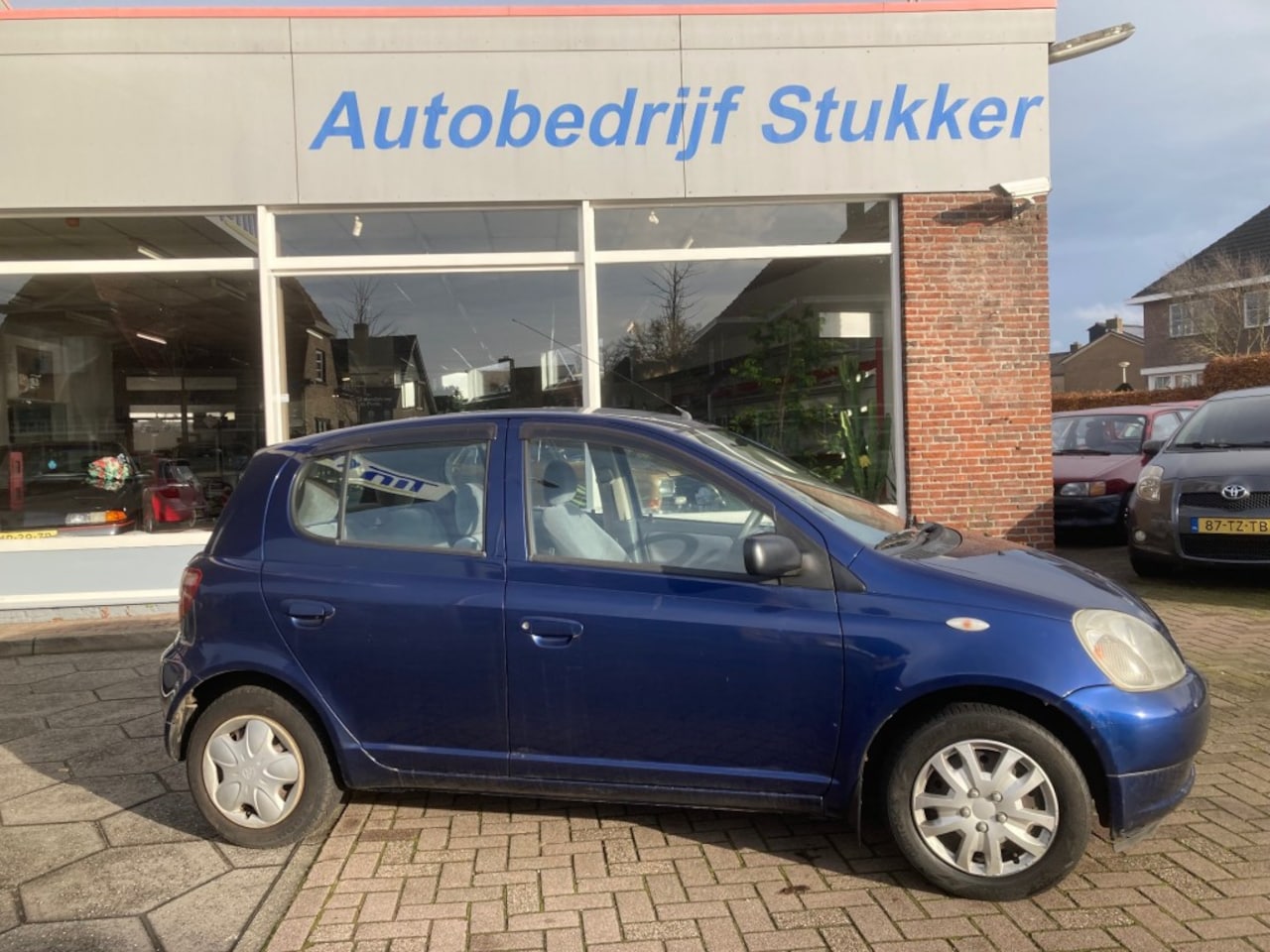 Toyota Yaris - 1.3 Vvt-i Linia Sol 5 Drs Aut. EXPORT - AutoWereld.nl