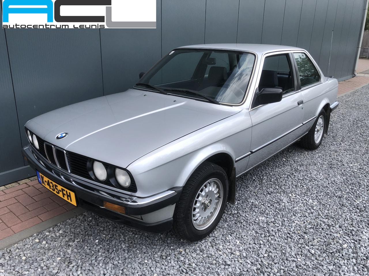BMW 3-serie - 318i 90pk Sedan E30 - AutoWereld.nl