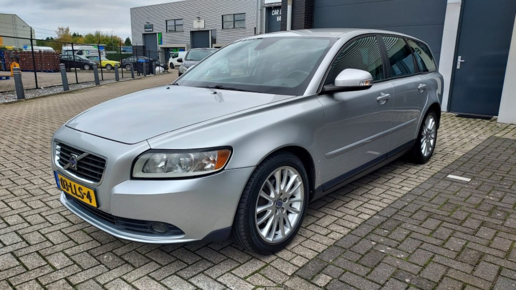 Volvo V50 - 2.0i met nieuwe APK - AutoWereld.nl