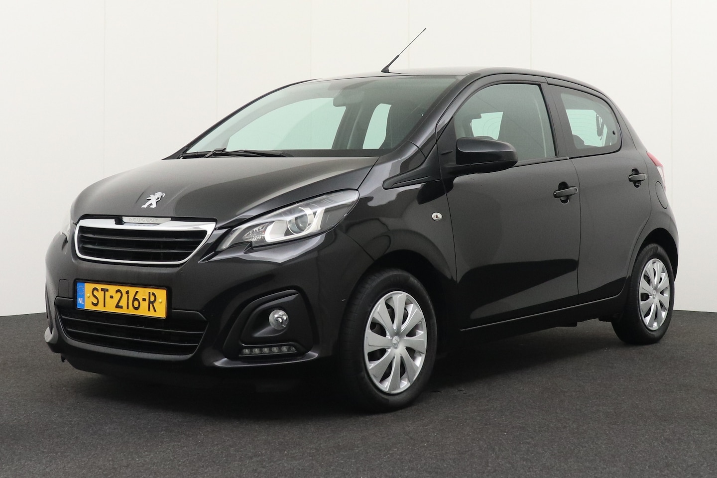 Peugeot 108 - 1.0 Aut. e-VTi Active Airco Bluetooth LED - AutoWereld.nl