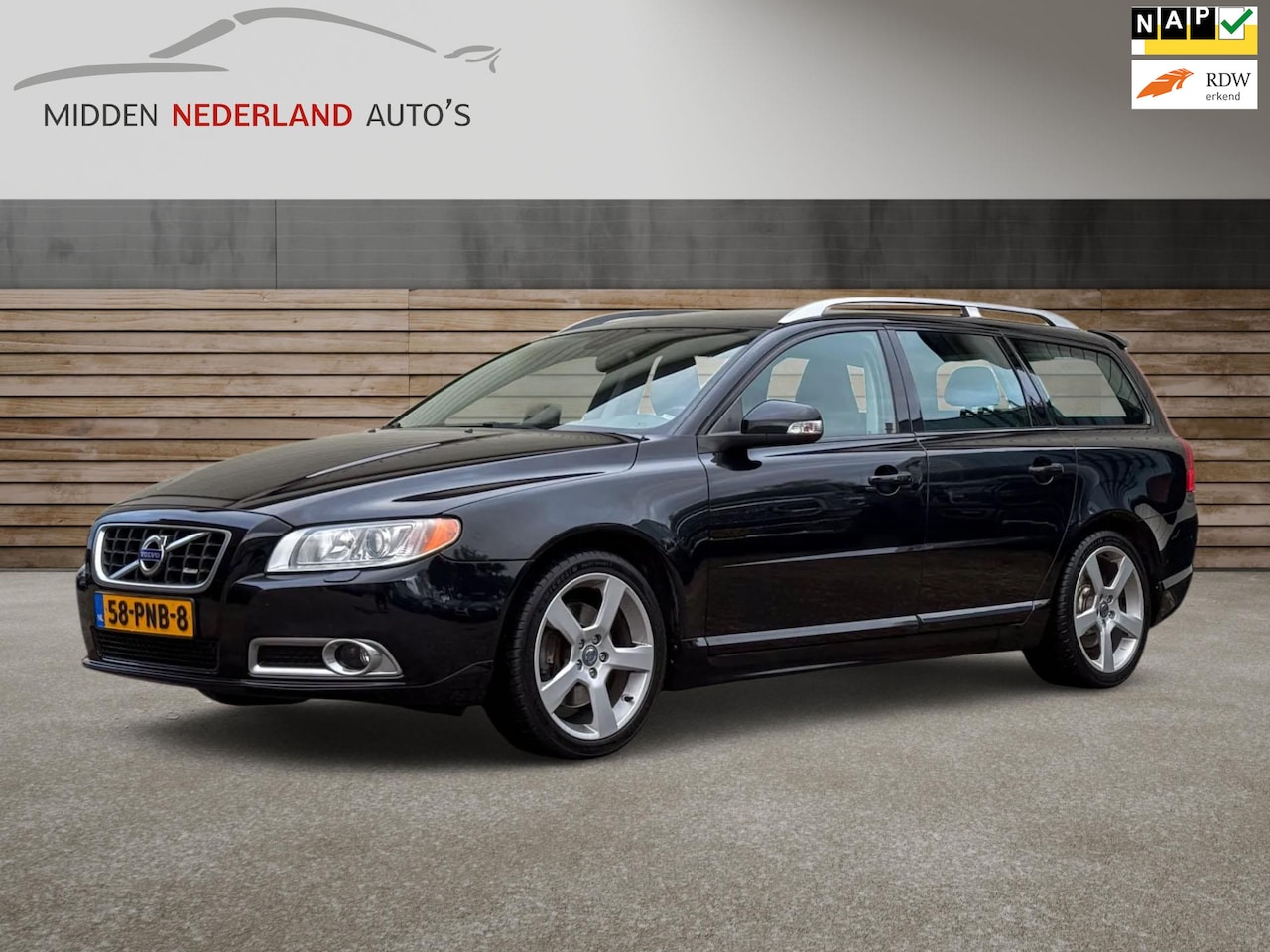 Volvo V70 - 2.0T R-Edition * YOUNGTIMER * TREKHAAK * LEER * ONDERHOUDH AANWEZIG * - AutoWereld.nl