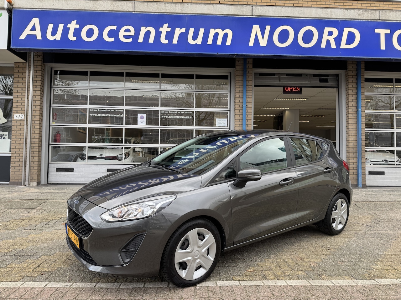 Ford Fiesta - 1.1 Trend 55232KM! NAP | Navigatie | Apple Carplay | Cruise Control | Parkeersensoren | La - AutoWereld.nl
