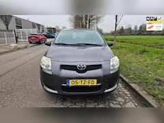 Toyota Auris - 1.6-16V Terra