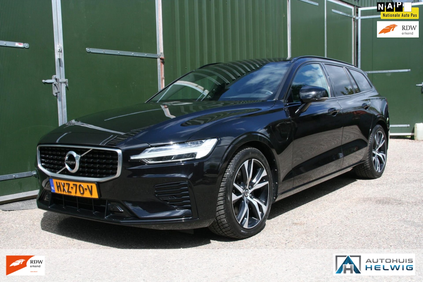 Volvo V60 - 2.0 T8 Twin Engine AWD R-Design 2.0 T8 Twin Engine AWD R-Design, LEER, PANORAMADAK, CAMERA, WINTERPAKKET - AutoWereld.nl