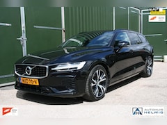 Volvo V60 - 2.0 T8 Twin Engine AWD R-Design, LEER, PANORAMADAK, CAMERA, WINTERPAKKET