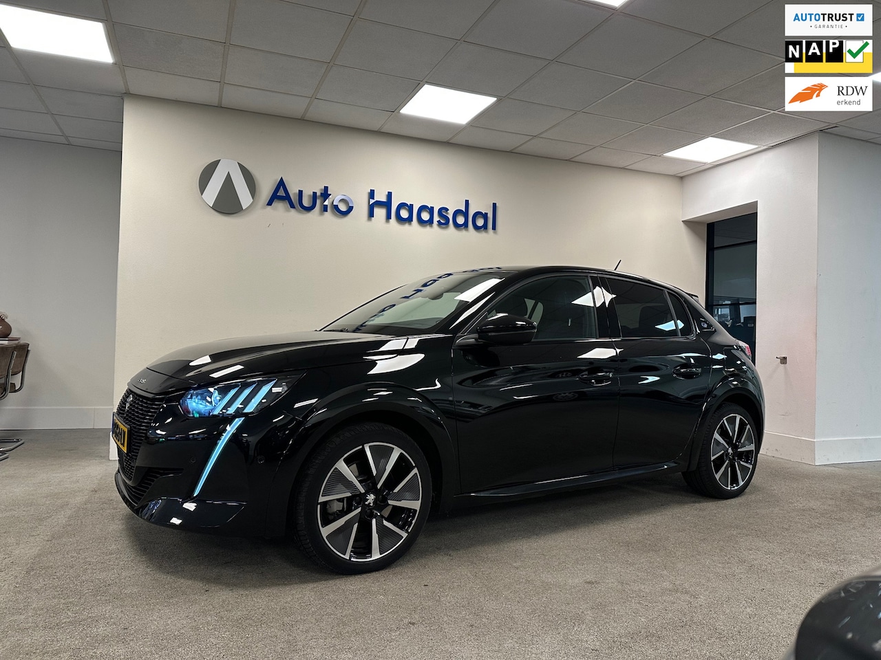 Peugeot e-208 - EV GT 350 50 kWh|NIEUWSTAAT|TOPUITVOERING!! - AutoWereld.nl