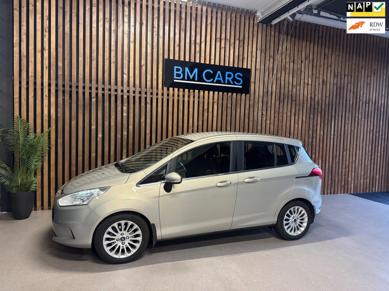Ford B-Max - 1.0 EcoBoost Titanium Camera,Trekhaak,Navi - AutoWereld.nl
