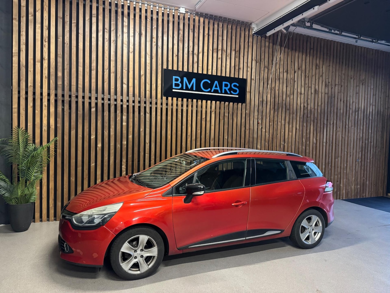 Renault Clio Estate - 0.9 TCe Expression Airco,Navigatie - AutoWereld.nl