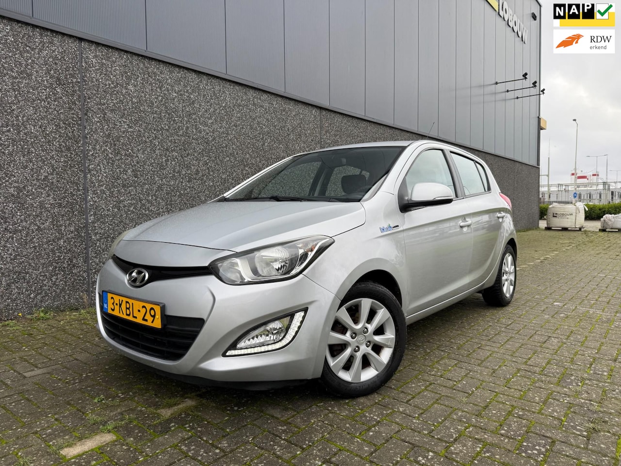 Hyundai i20 - 1.2i i-Vision/CRUISE/AIRCO/PDC/Nieuwe APK en beurt! - AutoWereld.nl