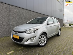 Hyundai i20 - 1.2i i-Vision/CRUISE/AIRCO/PDC/Nieuwe APK en beurt