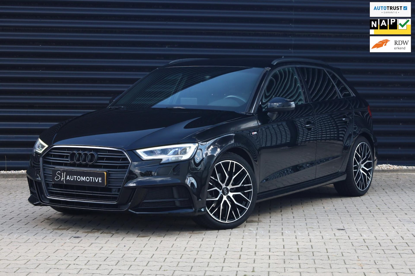 Audi A3 Sportback - 35 TFSI Sport 3x S-Line / VIRTUAL / BLACK OPTIC / CARPLAY / STOELVERWARMING - AutoWereld.nl