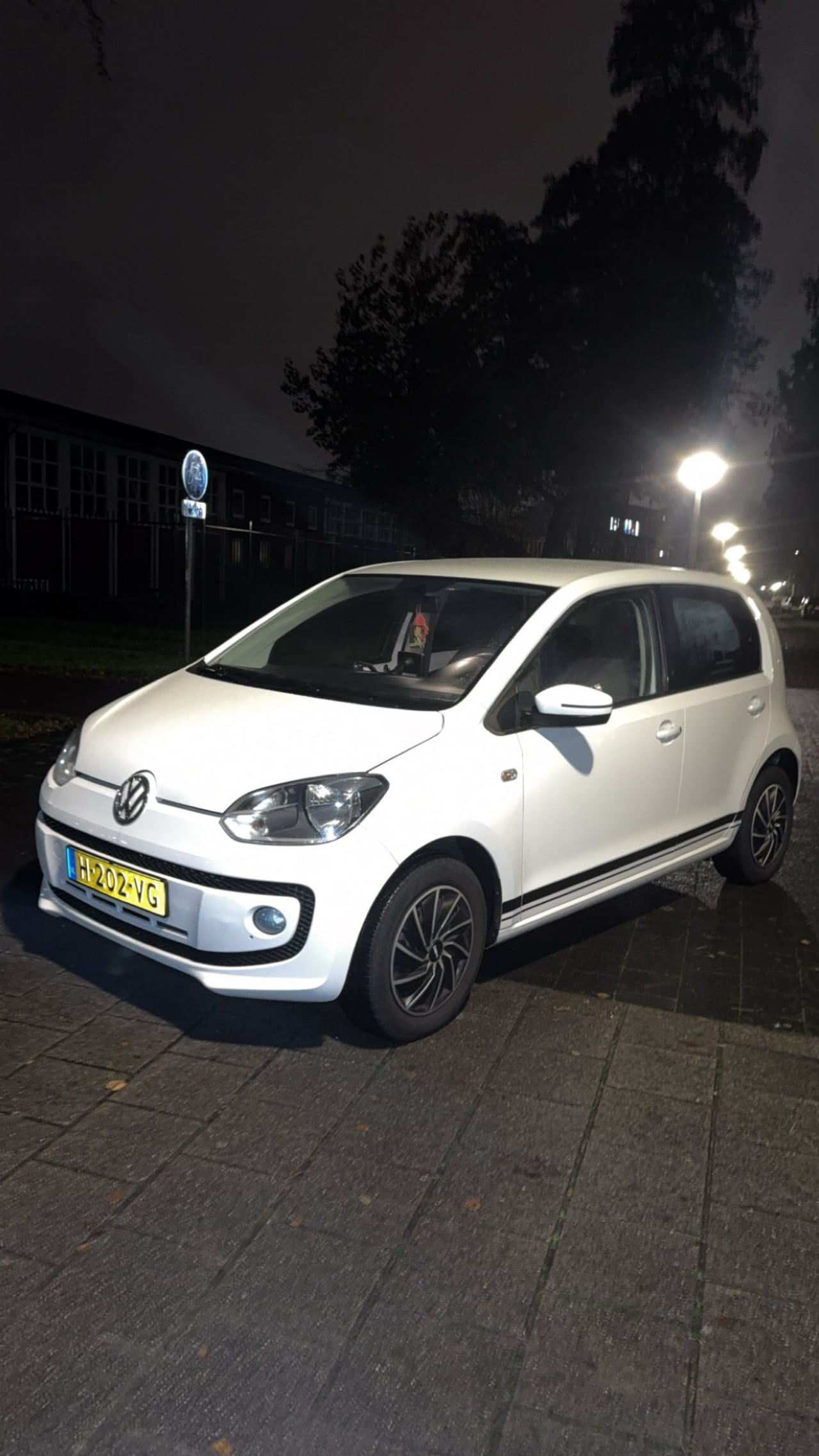 Volkswagen Up! - 1.0 high up! BlueMotion - AutoWereld.nl