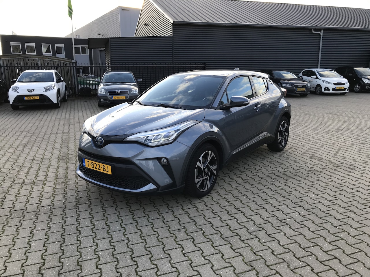 Toyota C-HR - 1.8 Hybrid Dynamic 1.8 Hybrid Dynamic - AutoWereld.nl