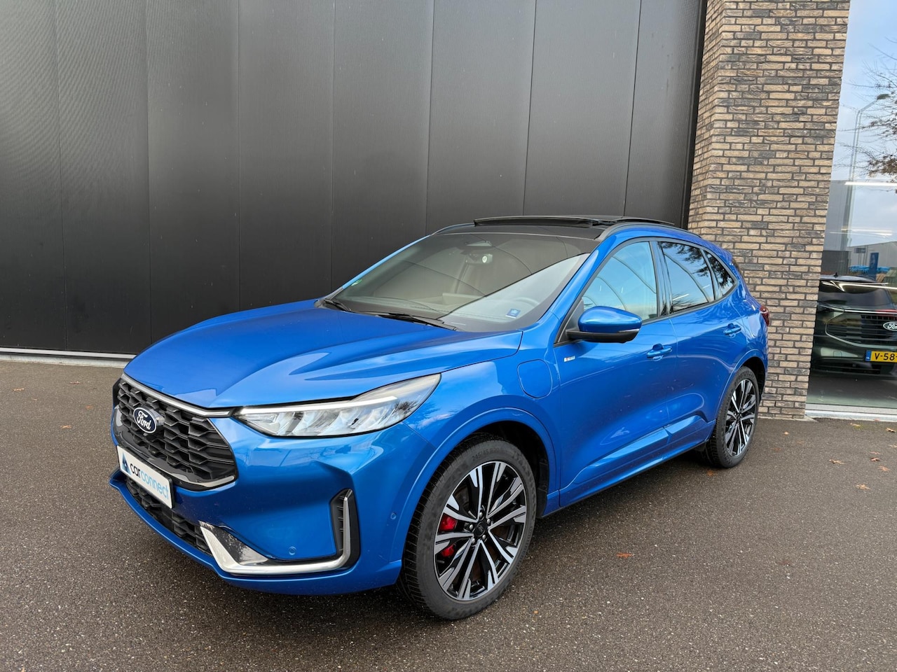 Ford Kuga - 2.5 PHEV 243pk ST-Line X Navi, AGR, Panorama, Trekhaak, Keyless, B&O, HUD, BLIS, Winter BO - AutoWereld.nl